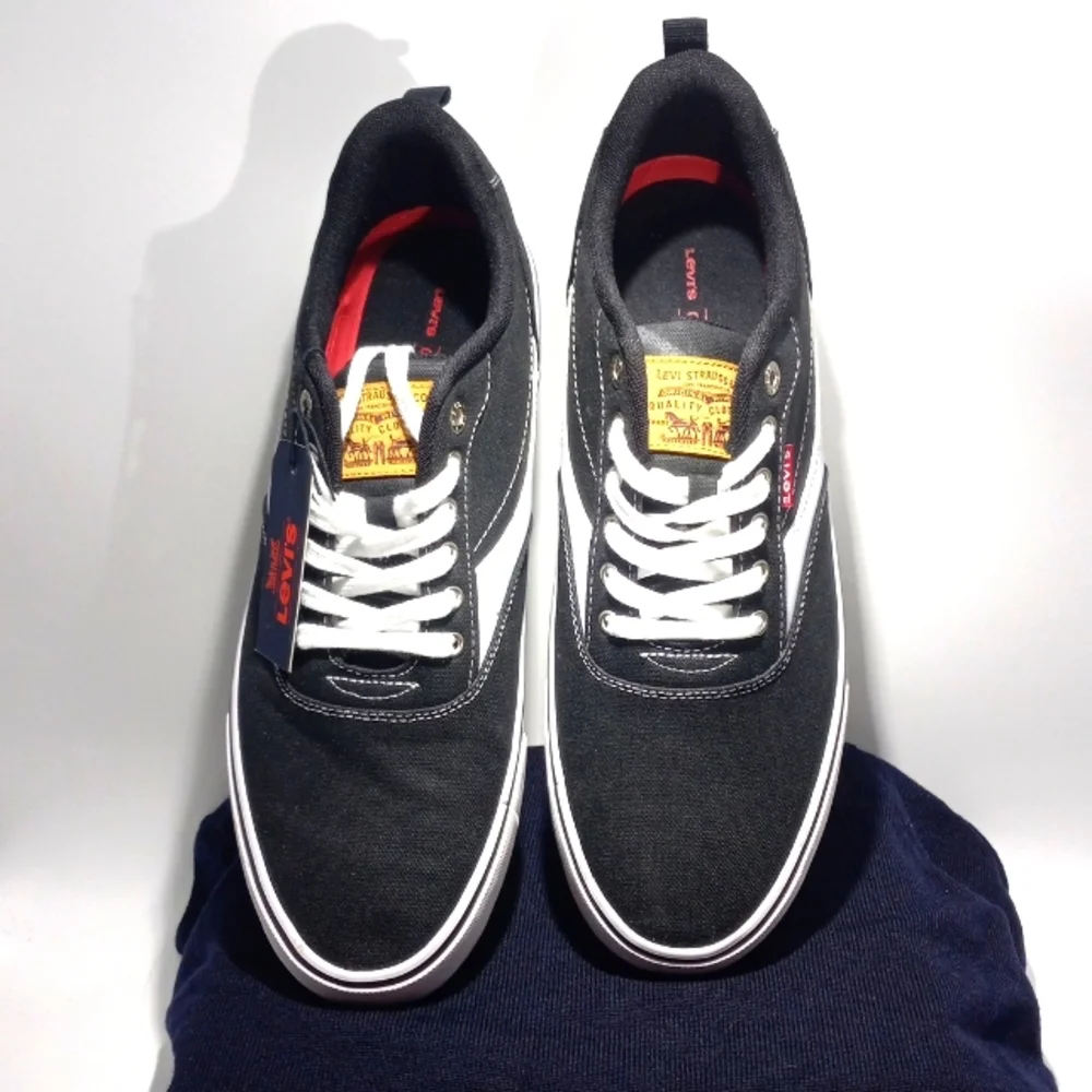 LEVIS CANVAS SNEAKERS